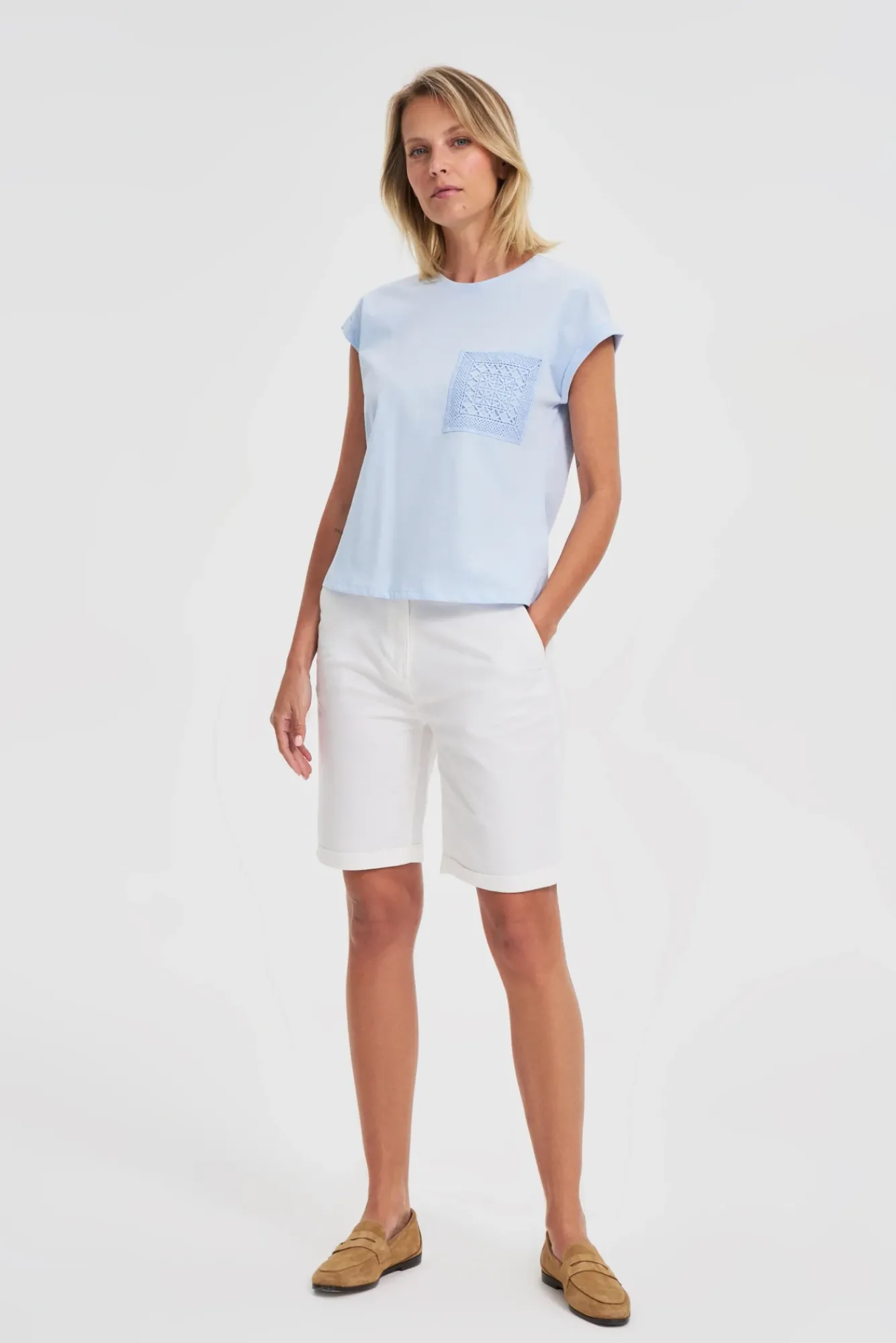 Bluzki Bawełniane|Bluzki Z Krótkim Rękawem>Moodo Bawełniany t-shirt z kieszonką błękitny