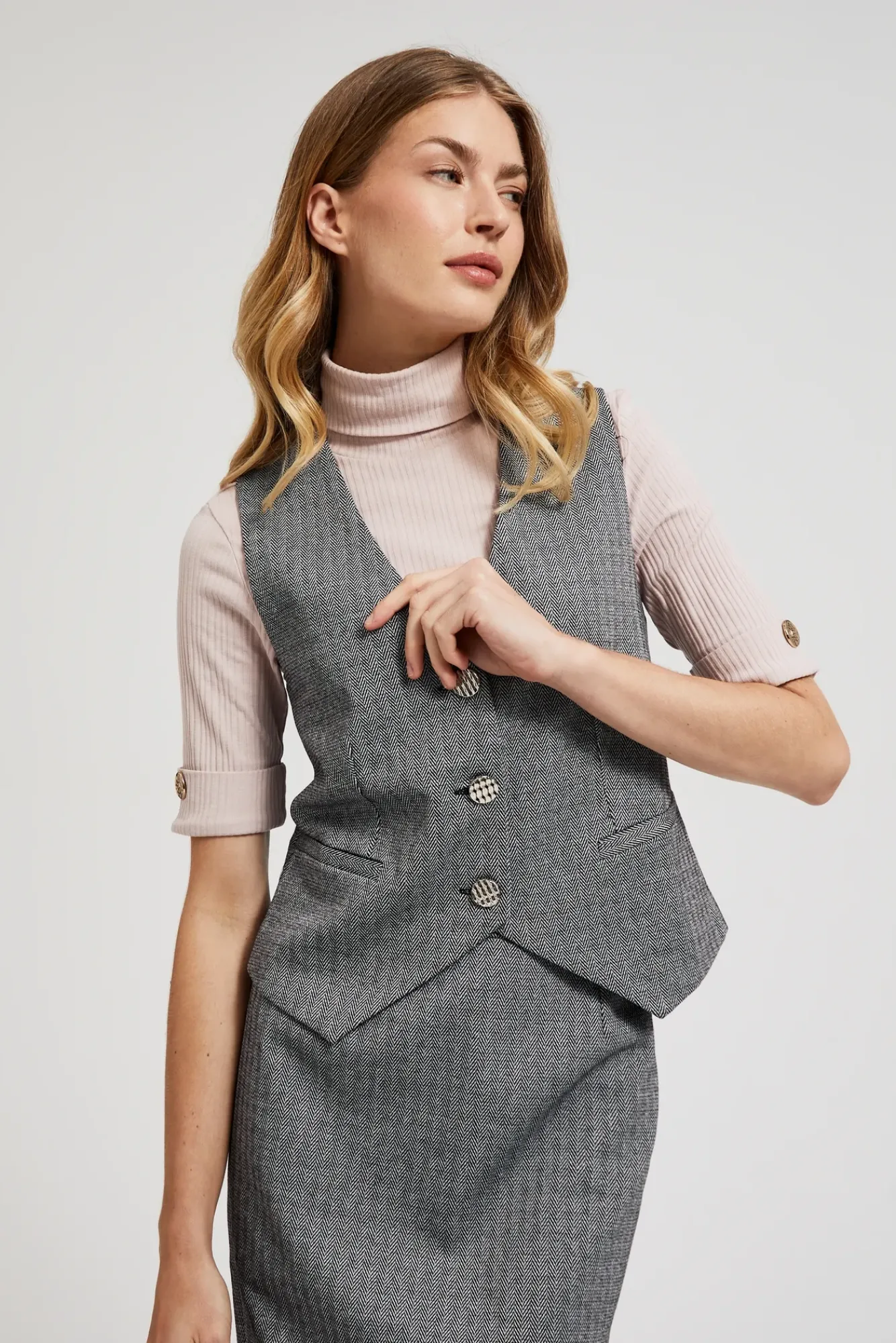 Kamizelki Damskie Eleganckie>Moodo Elegancka kamizelka z guzikami w kolorze srebrnym szara
