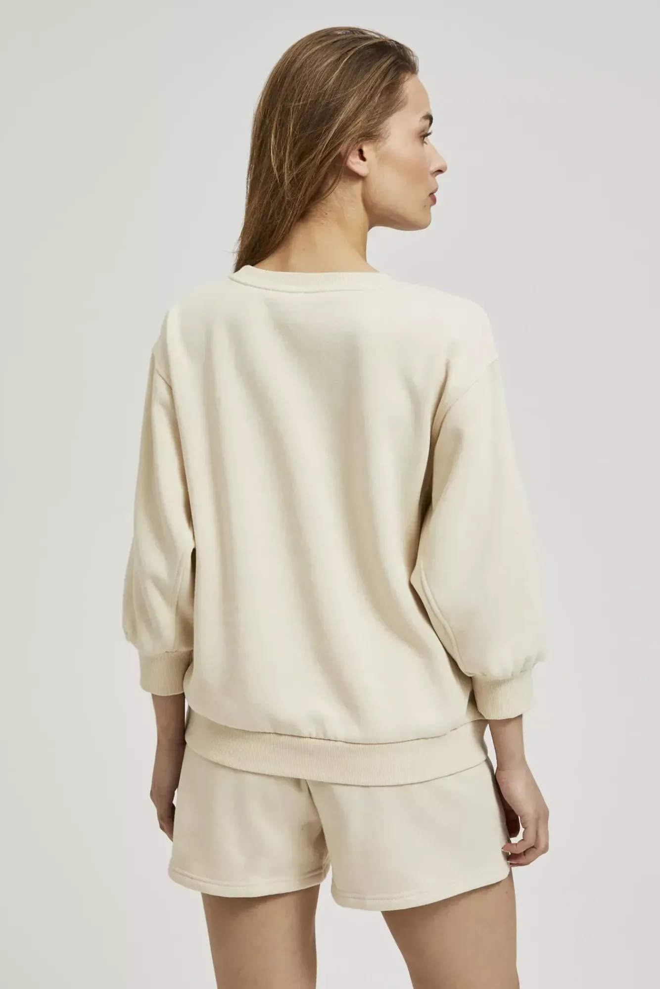 Bluzy Wiosenne|Bluzy Damskie Krótkie>Moodo Gładka bluza z rękawami 3/4 beżowa