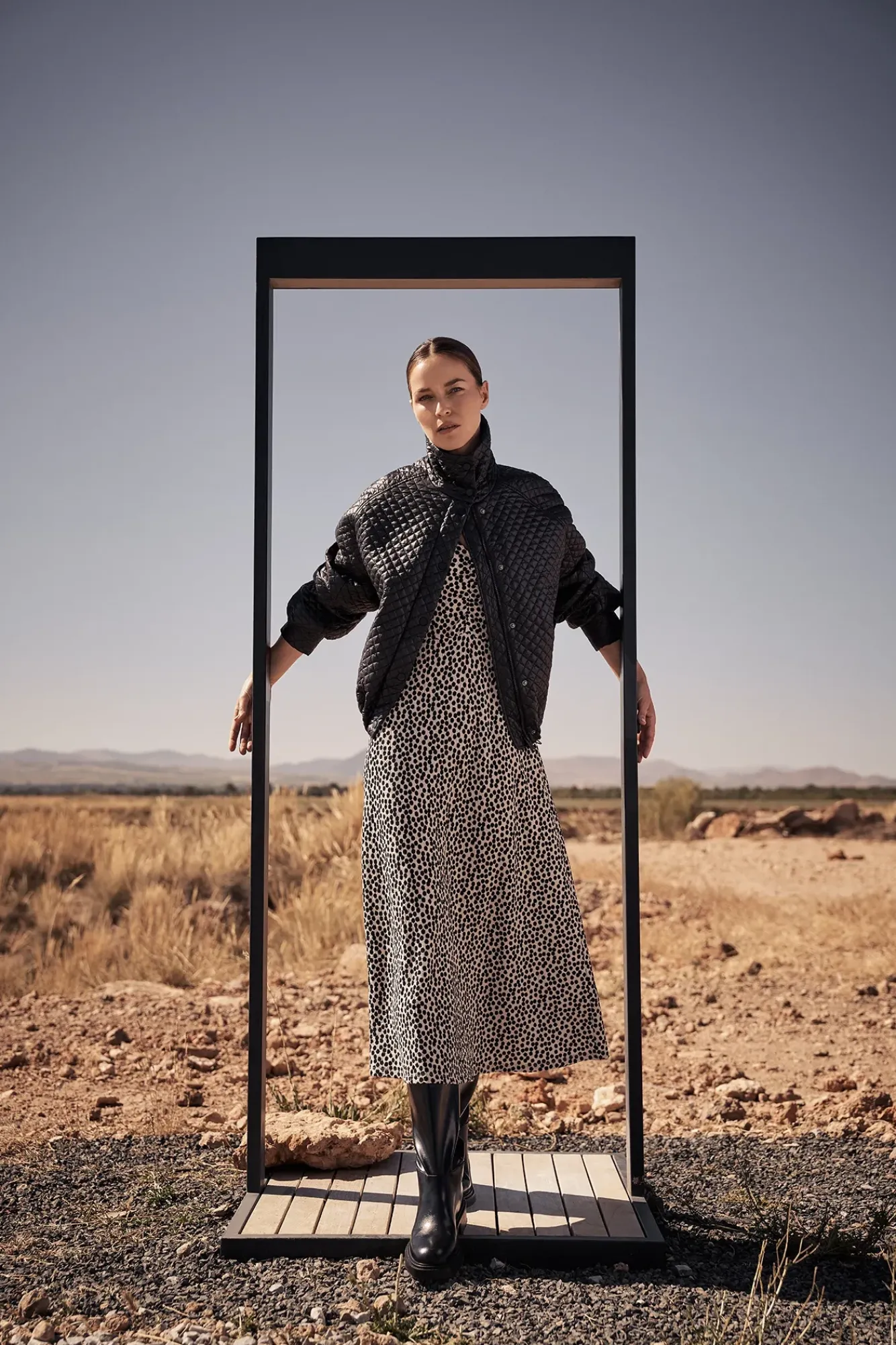 Kurtki Krótkie|Kurtki Oversize>Moodo Krótka pikowna kurtka czarna