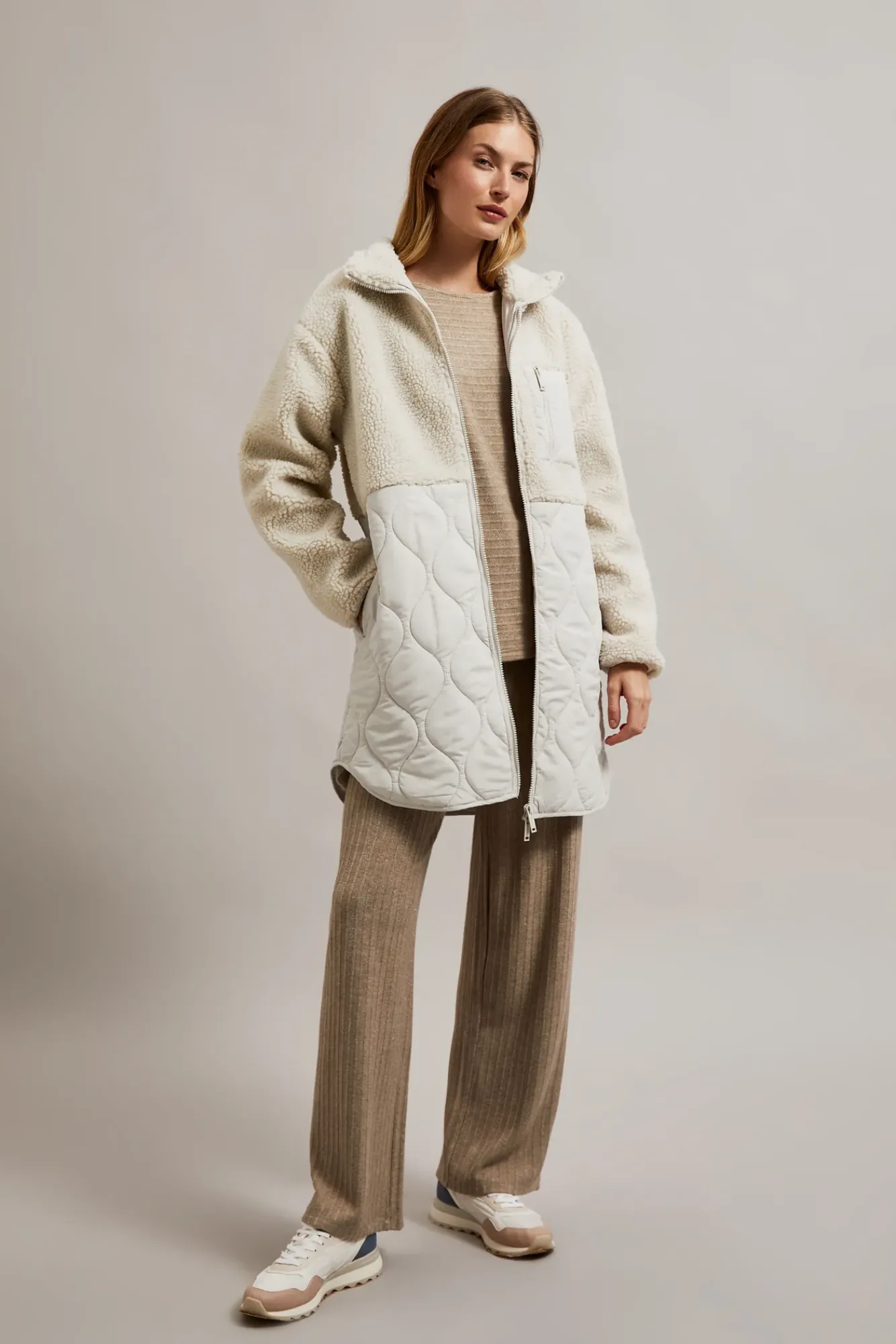 Kurtki Oversize|Kurtki Pikowane>Moodo Kurtka teddy beżowa