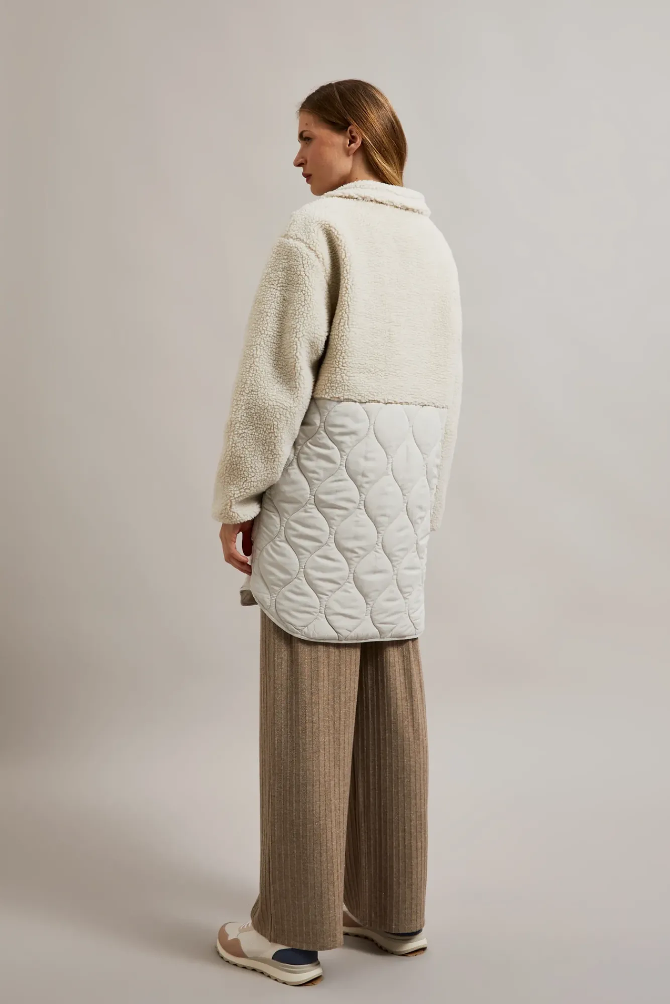 Kurtki Oversize|Kurtki Pikowane>Moodo Kurtka teddy beżowa