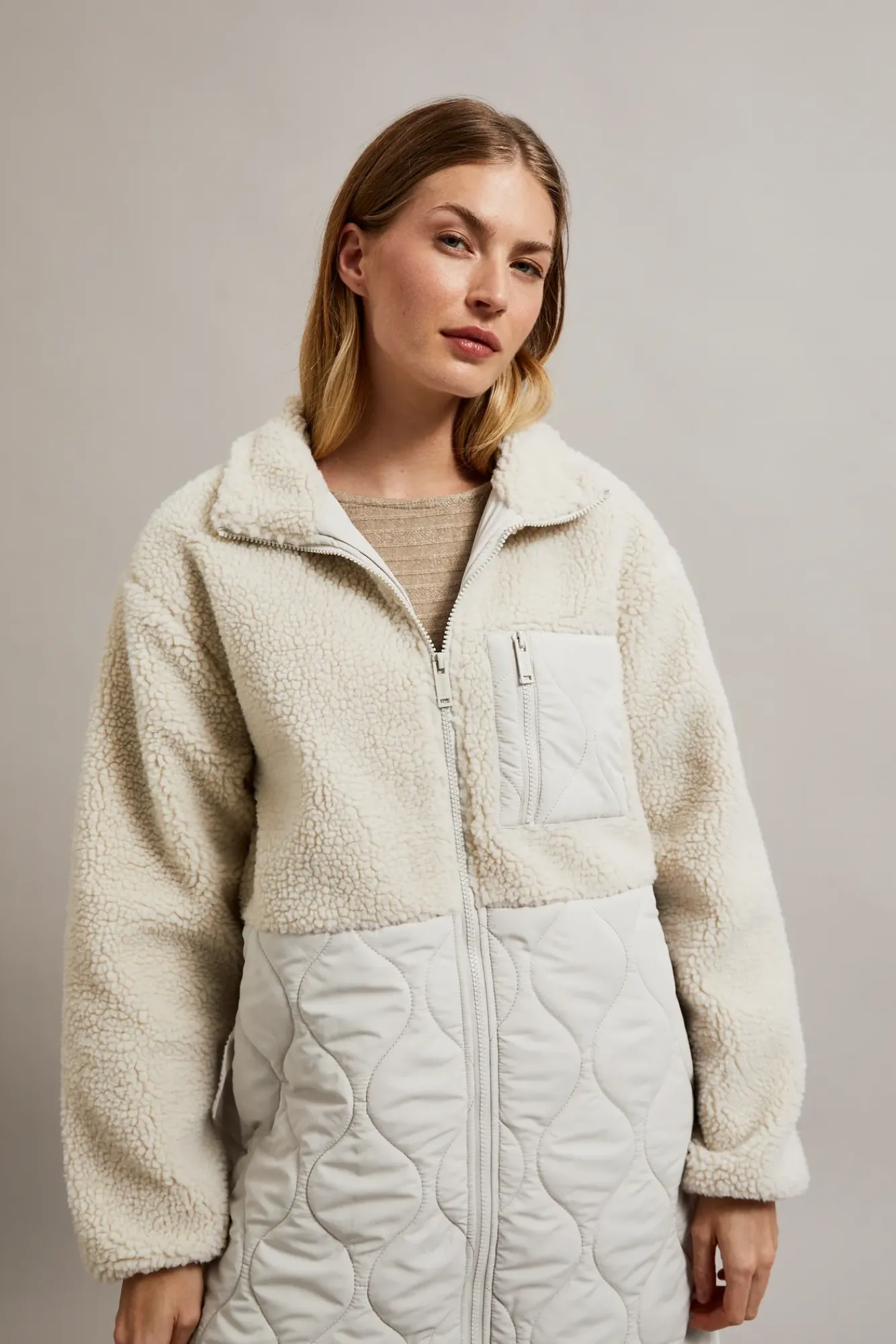 Kurtki Oversize|Kurtki Pikowane>Moodo Kurtka teddy beżowa
