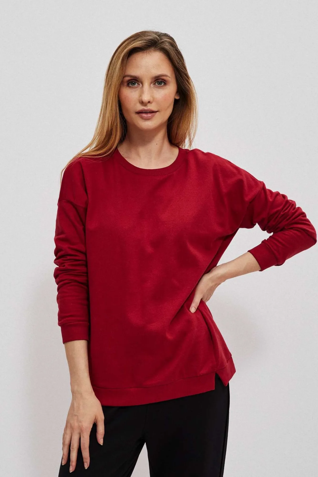 Bluzy Damskie Czerwone|Bluzy Zimowe>Moodo Prosta bluza bordowy