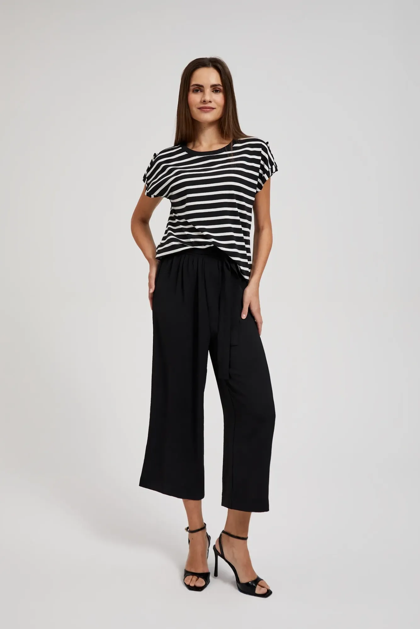 Spodnie Czarne|Spodnie Na Lato>Moodo Spodnie kuloty z wiązaniem czarne